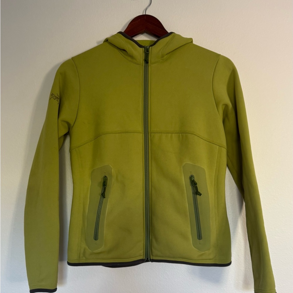 Arc'teryx soft shell Hooded Jacket with Zippered Pockets